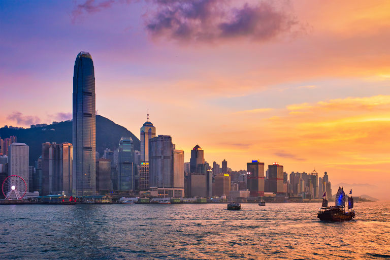 junk-boat-hong-kong-victoria-harbour.jpg